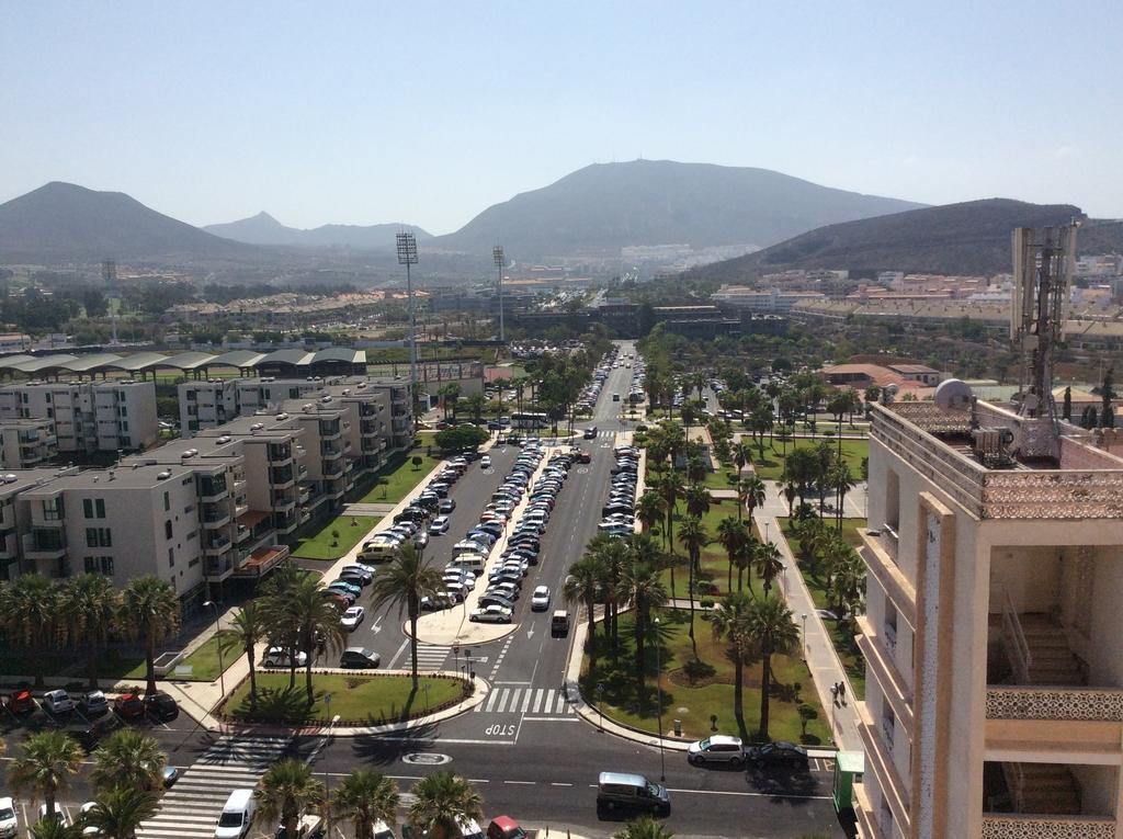 Apartment With Terrace In Playa De Las Americas Eksteriør bilde